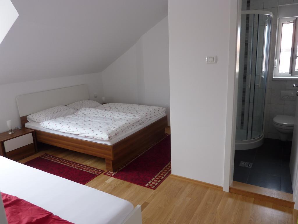 Rooms & Apartment Mira G. Postojna Cameră foto