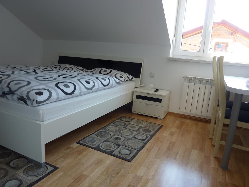 Rooms & Apartment Mira G. Postojna Cameră foto